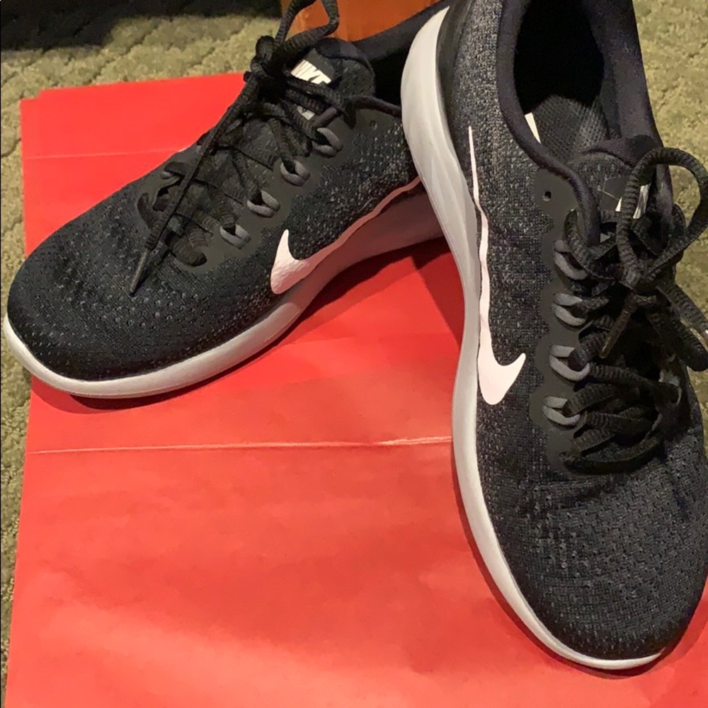 Nike running sneakers black Womens size 9